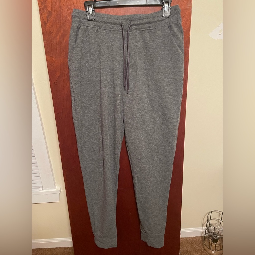 Gray men’s/women’s joggers